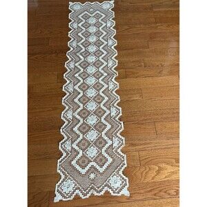 Vtg Handmade Filet Lace Table Runner Beige Floral Geometric Knotted Mesh 60x14”